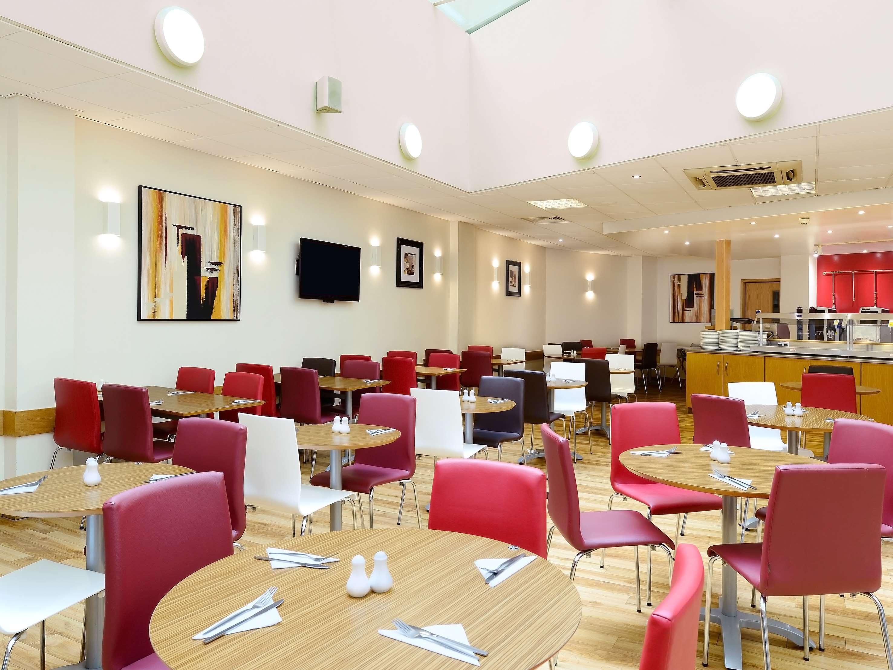 Travelodge London Central City Road Екстер'єр фото