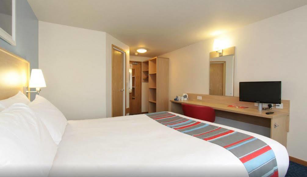 Travelodge London Central City Road Екстер'єр фото